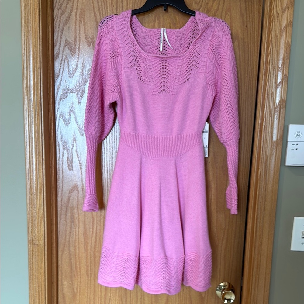 Elegant Pink Knit Dress